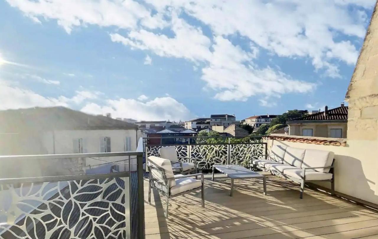 Appartement Duplex 120m2 terrasse vue sur Nîmes Extérieur photo