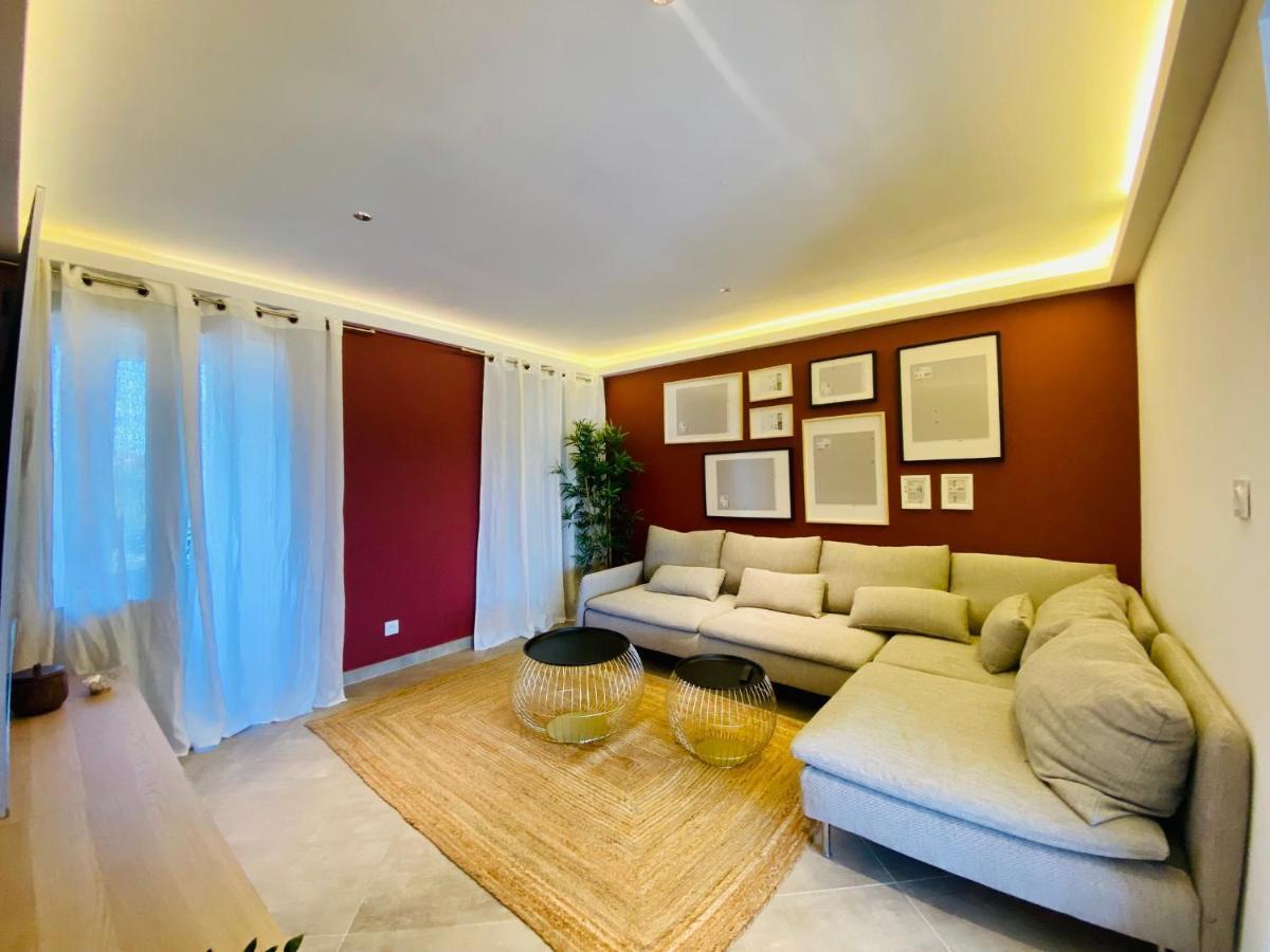Appartement Duplex 120m2 terrasse vue sur Nîmes Extérieur photo