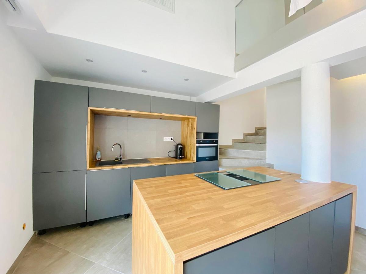 Appartement Duplex 120m2 terrasse vue sur Nîmes Extérieur photo